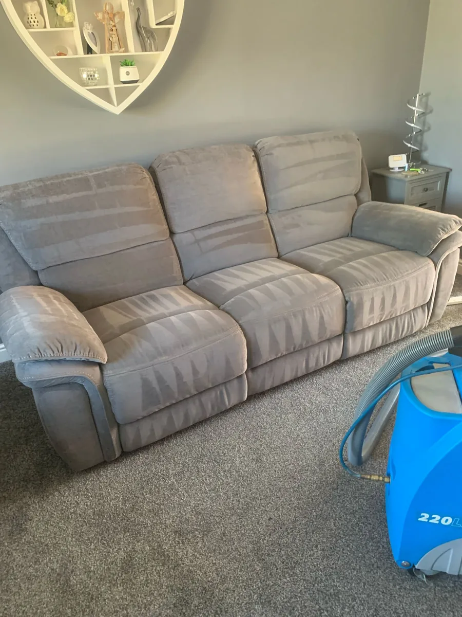Upholstery and sofa cleaning in Scunthorpe by W.M Carpet Cleaning Services